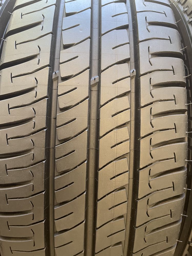 215/60R17C Michelin Agilis 109/107T