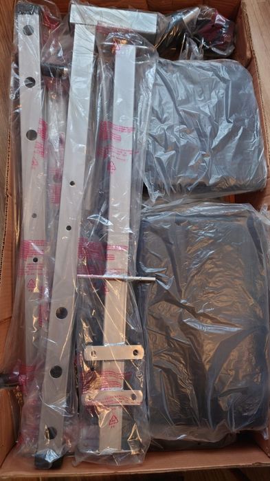 Ławka treningowa, gryf prosty i obciążenie