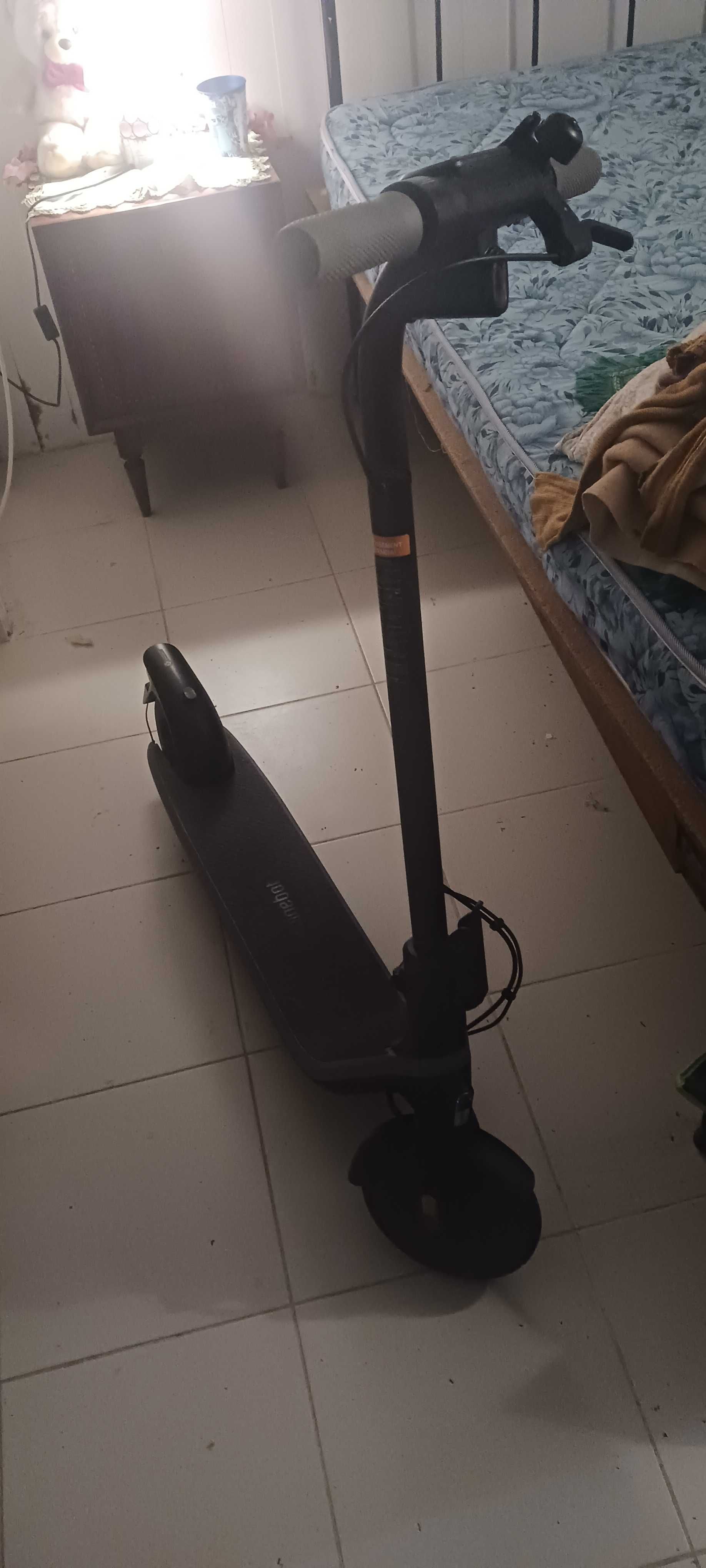 Trotinete eletrica  com pouco uso