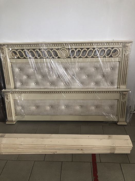 Дерев´яне ліжко масив