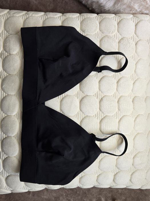 Dwa biustonosze cropp r.S biustonosz stanik