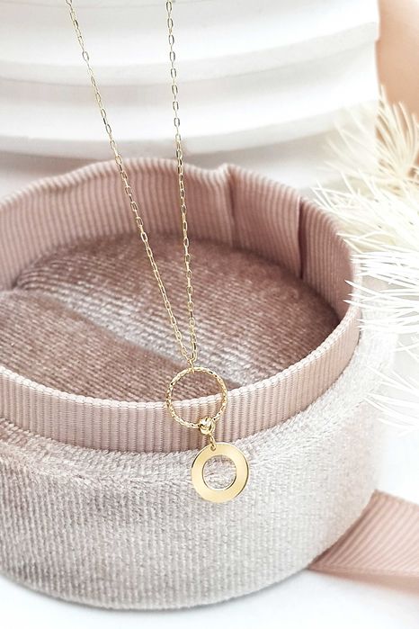 Złota celebrytka z dwoma kółkami i błyszczącym koralikiem pr. 585