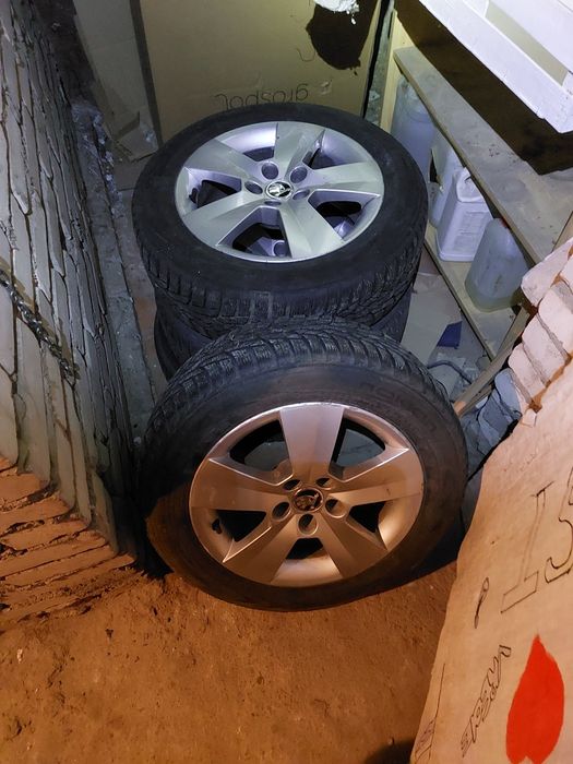 Felgi aluminiowe R15 z oponami zimowymi