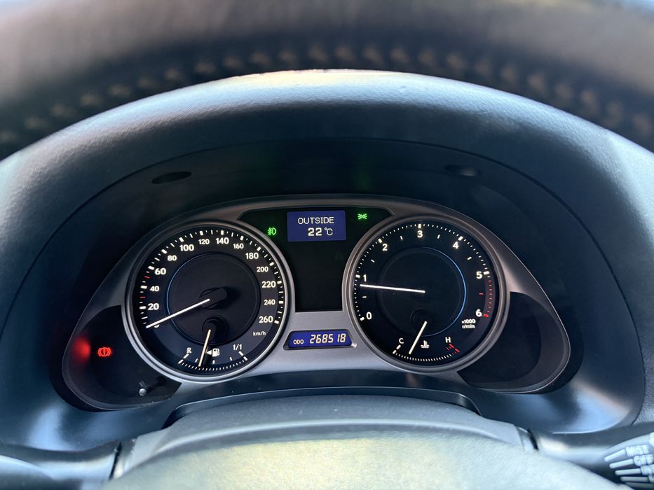 Продам Lexus Is 220d