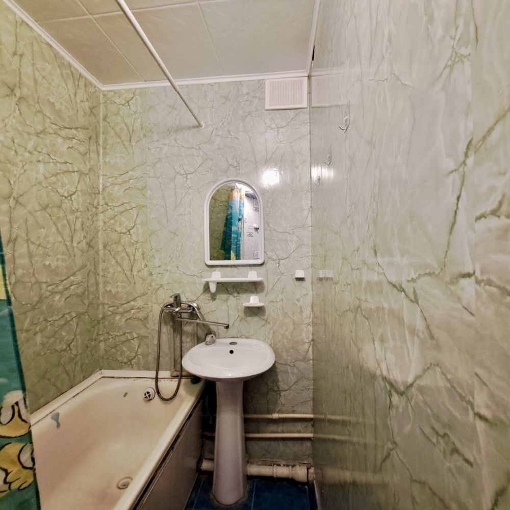 1к кв центр Залютино 2/9 , 41м двухбалконка
