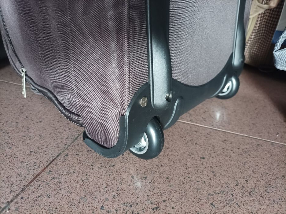 Сумка  на колесах