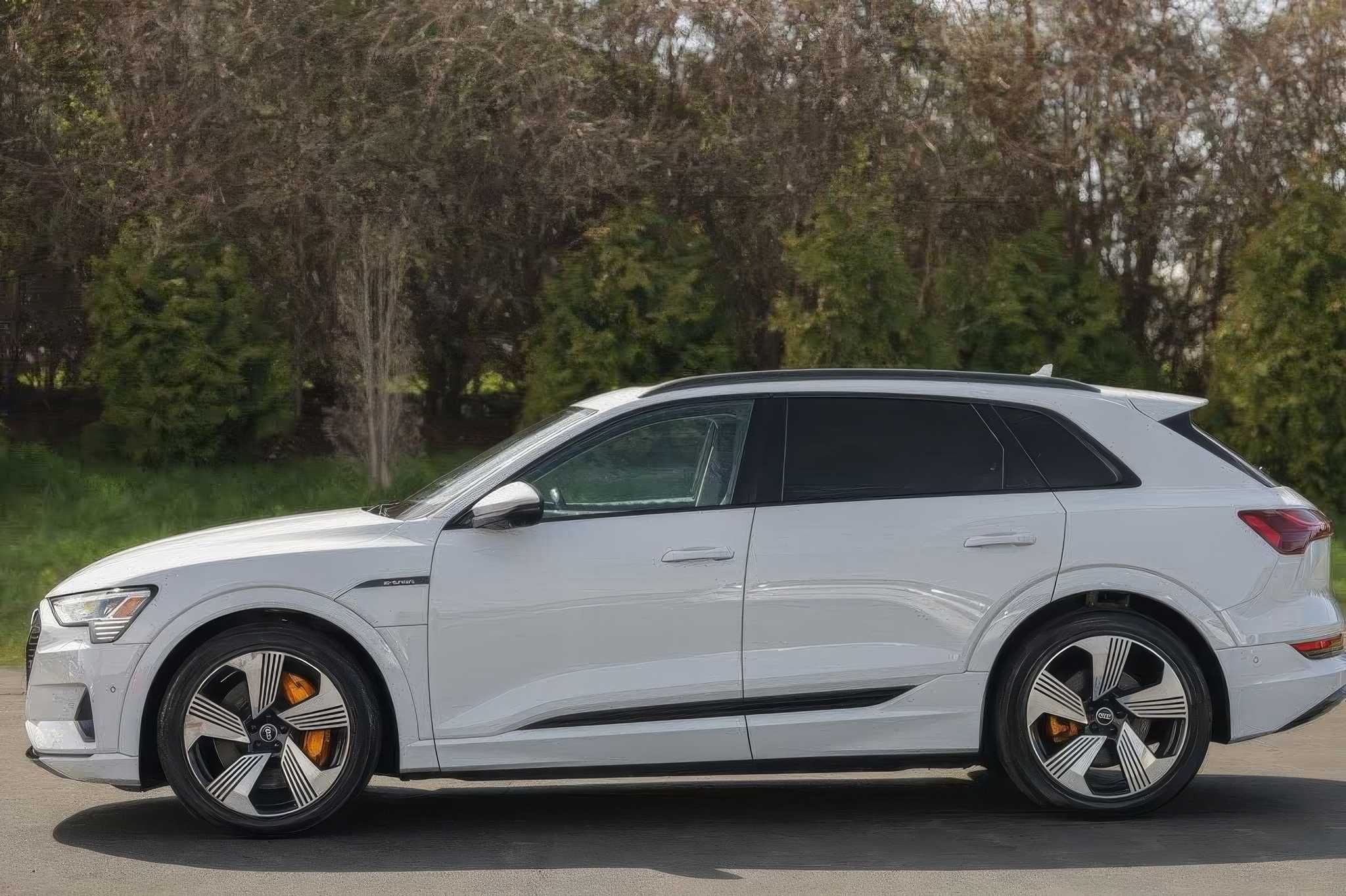 2022 Audi e-tron Premium Plus quattro
