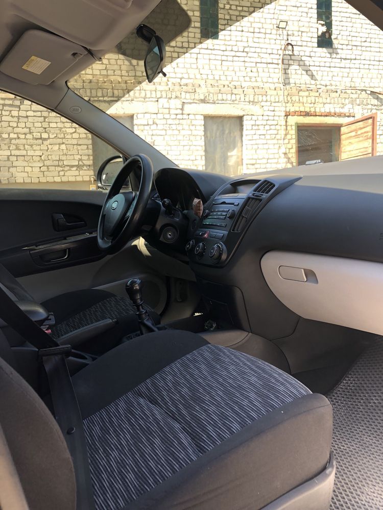 Продам KІА СЕЕD 1.6 CRDI