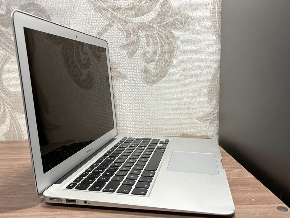 Apple MacBook Air 13 a1466 i5/8gb/128gb ноутбук