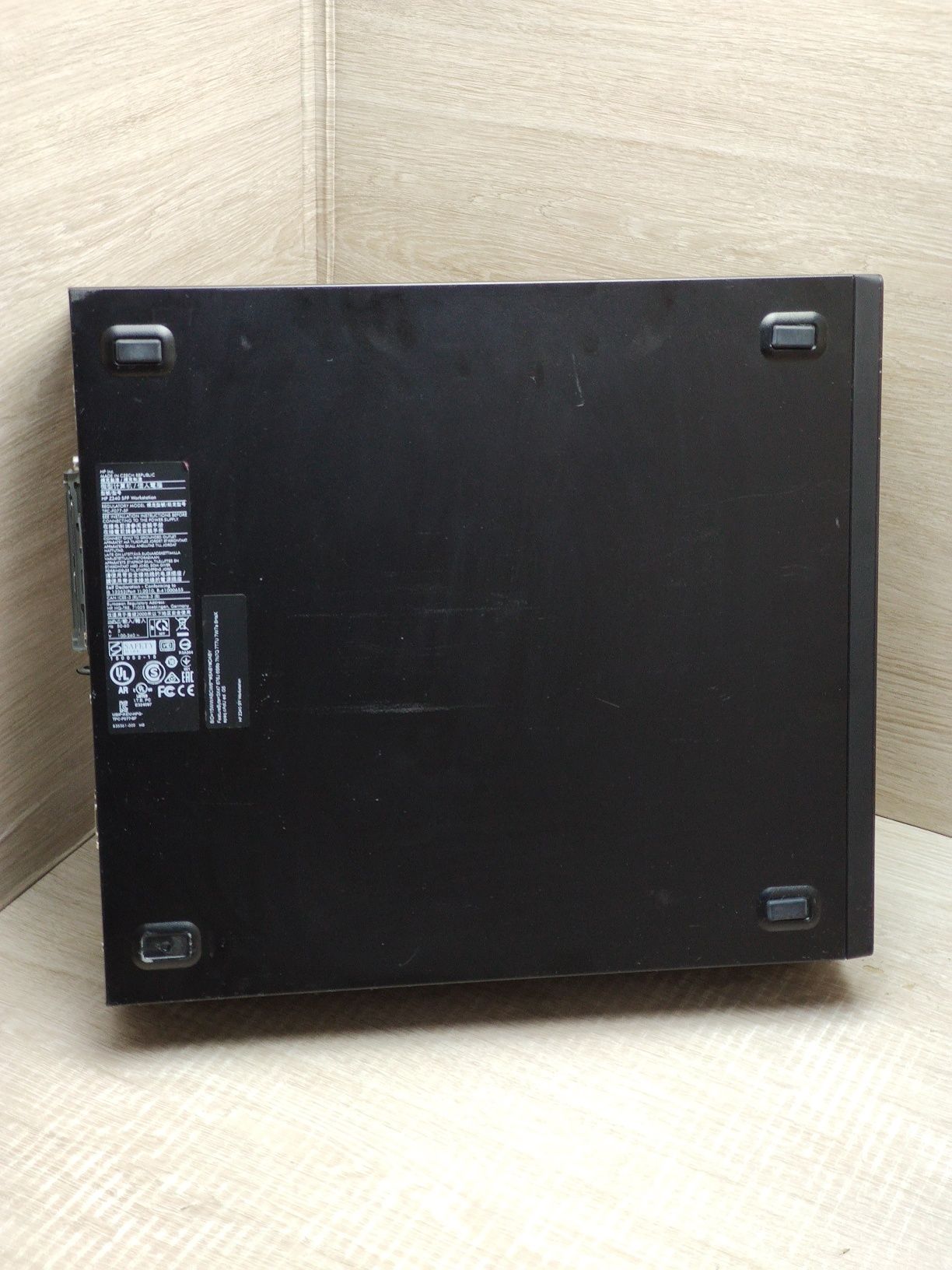 HP Z240 Workstation SFF(Xeon E3-1230v5(і7-6700)/8gb ddr4)