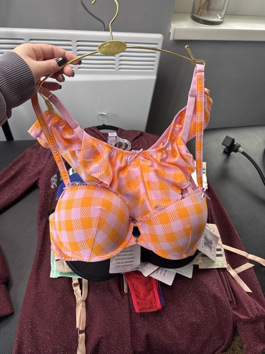 19 одиниць білизни продаю одним лотом