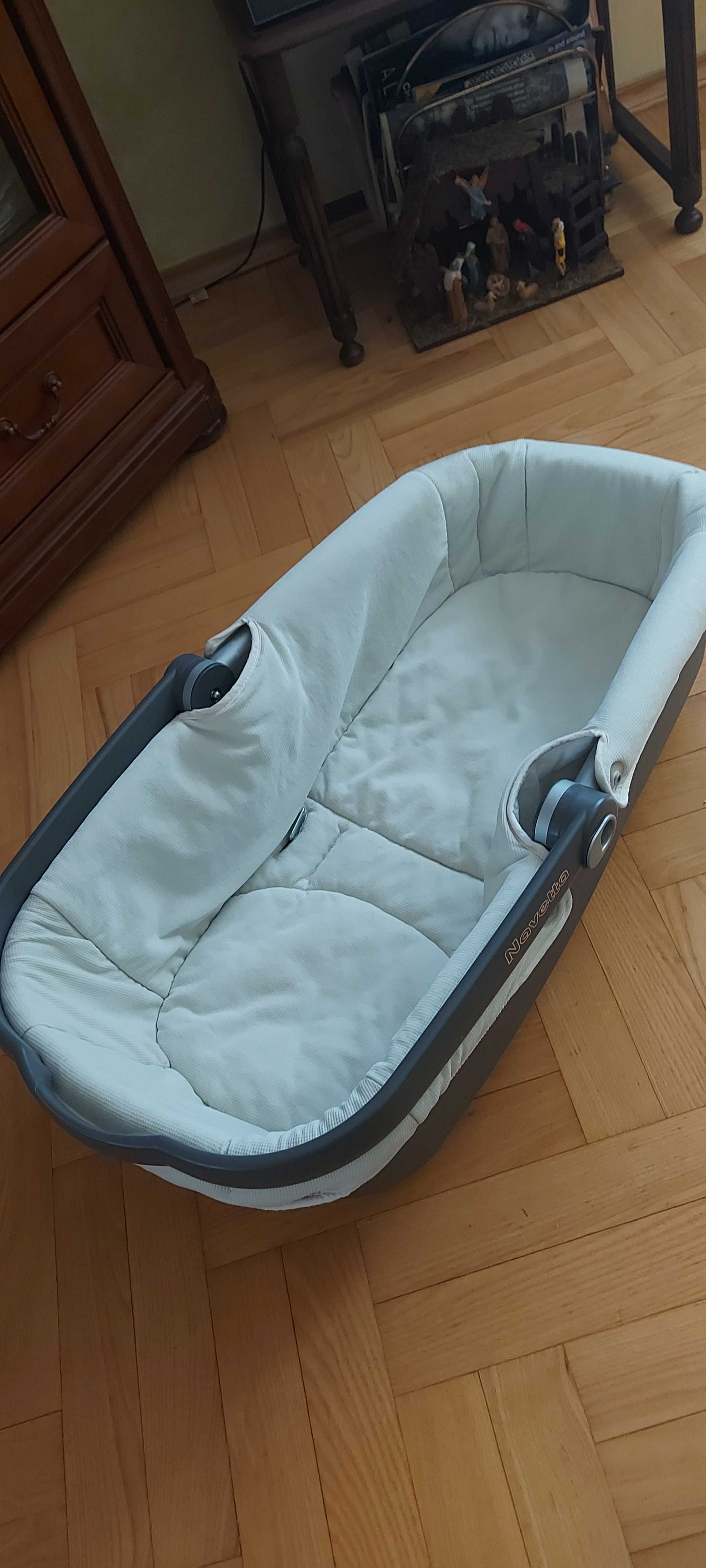 Mamas&Papas Navetta gondola łóżeczko kołyska na nóżkach