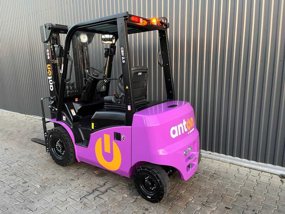 Wynajem nowy wózek widłowy 2.5T / z operatorem / bez operatora