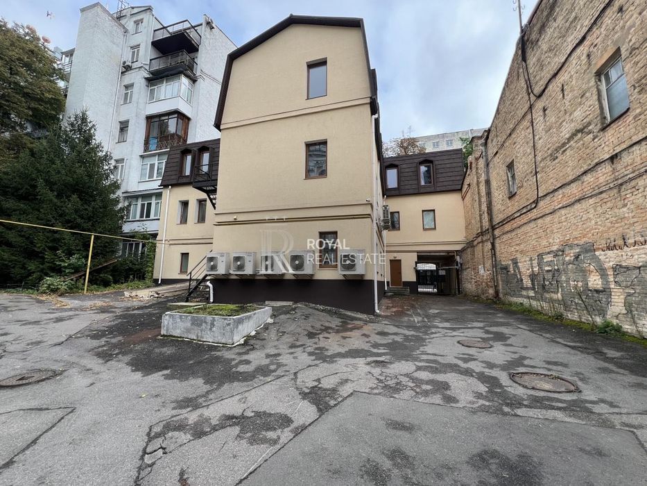 Оренда ОСЗ Офіс 814 м.кв вул. Івана Франка 26 ФАСАД Центр Парковка