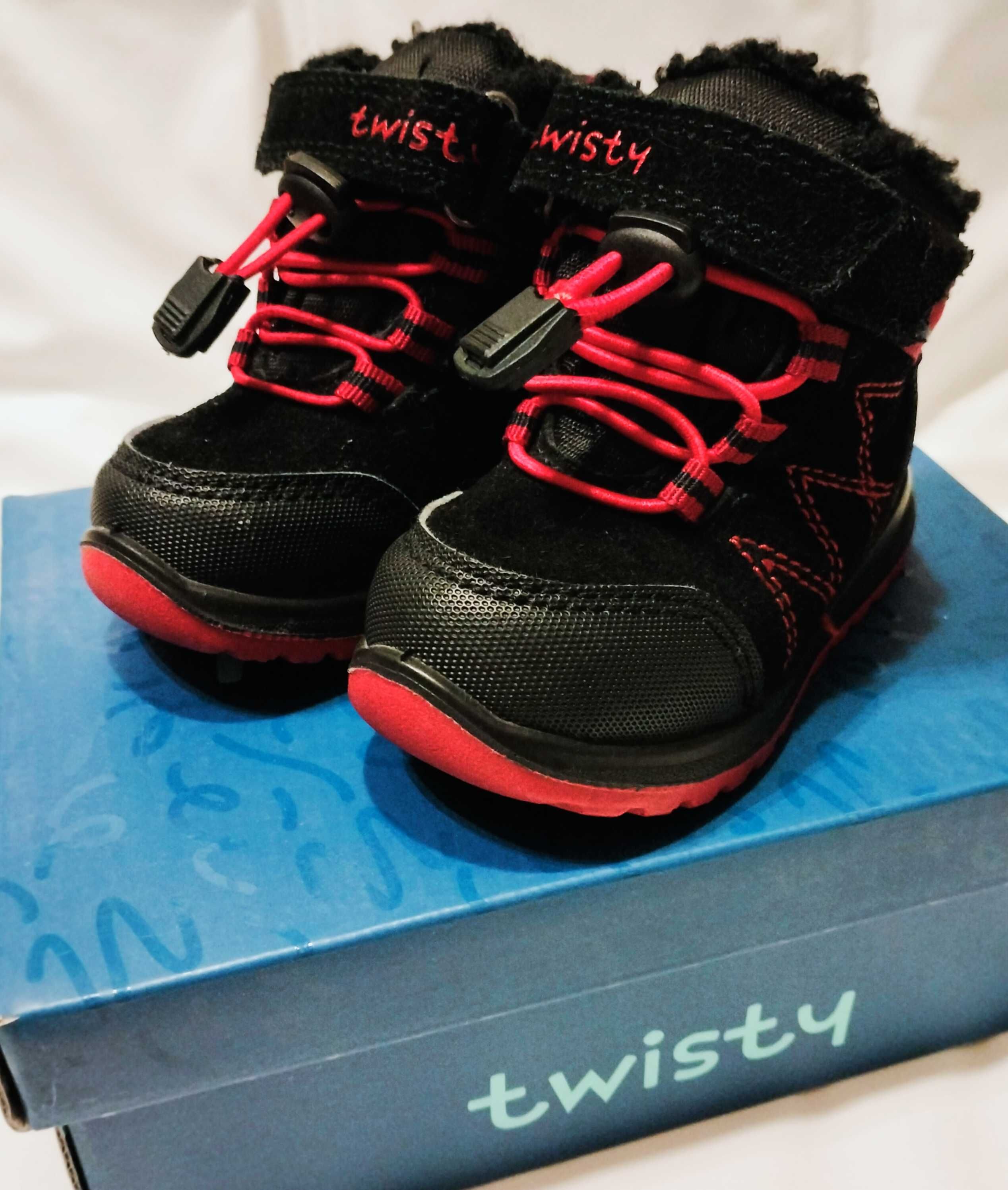 Buty Twisty CCC rozmiar 20