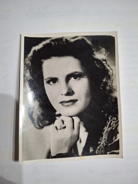 Fotografia muito antiga Amalia Rodrigues  fado