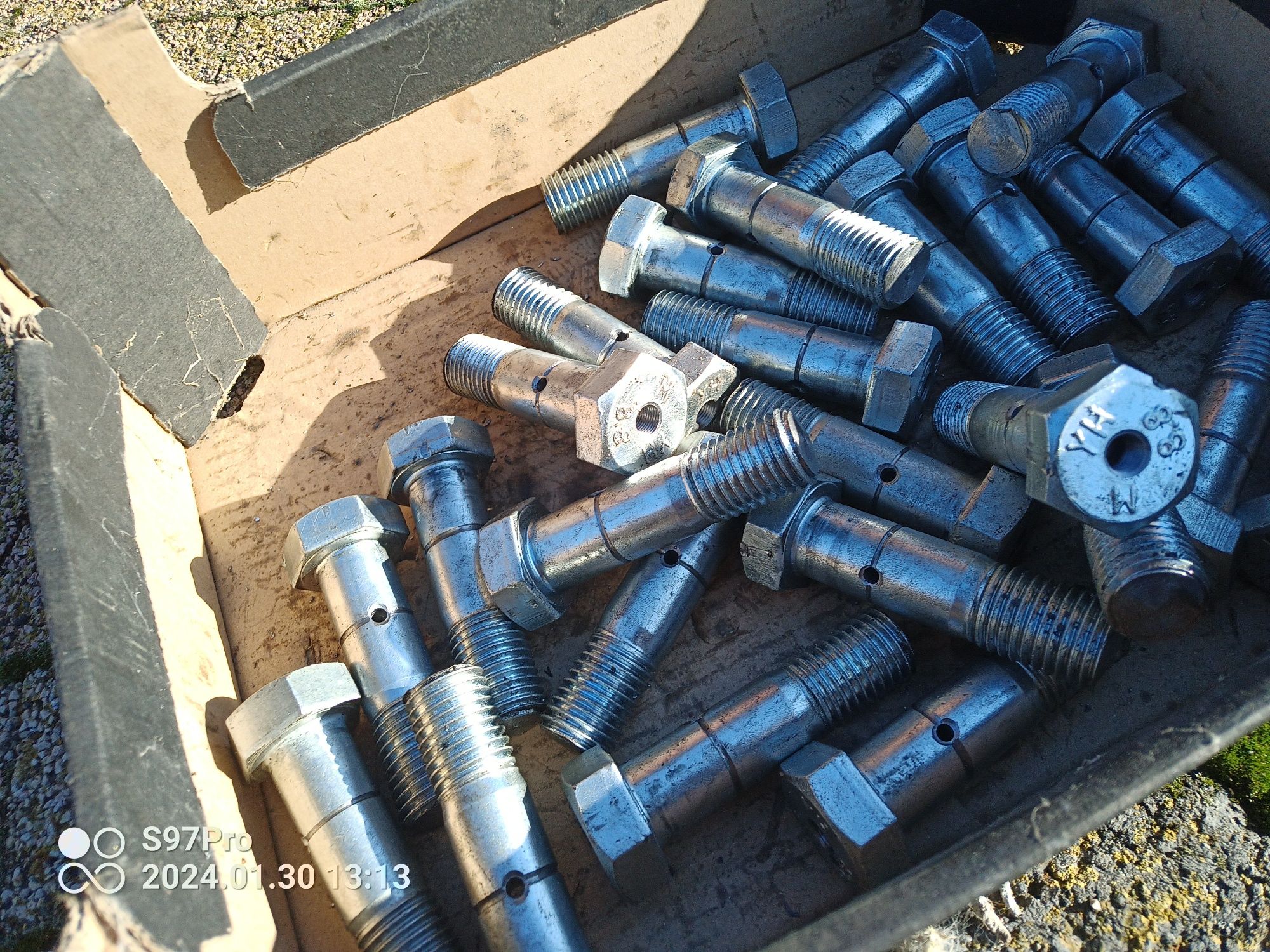 Śruba M24x85 M20x75 z otworem smarowniczym lemken smaragd pług