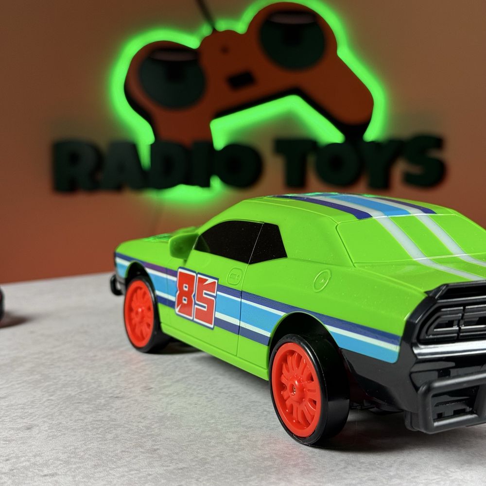 Машинка для дрифта на радиоуправлении DODGE STRONG NEON Зеленый. Дрифт