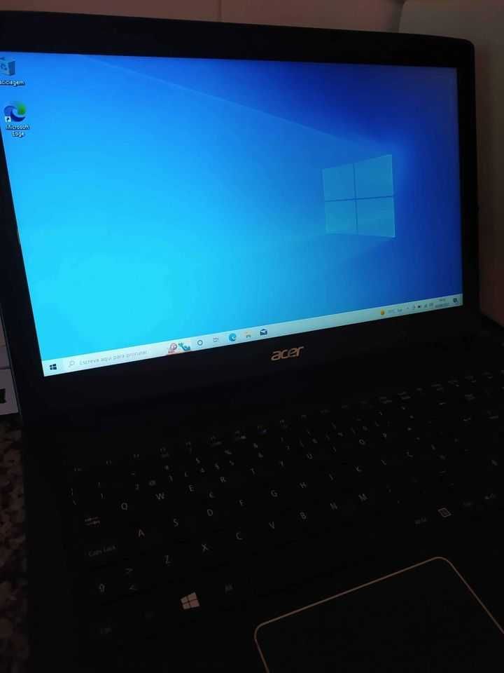 Portátil ACER Aspire E5-523