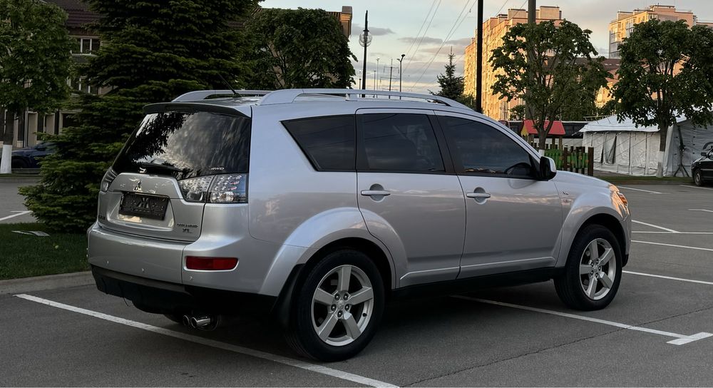 Mitsubishi outlander xl