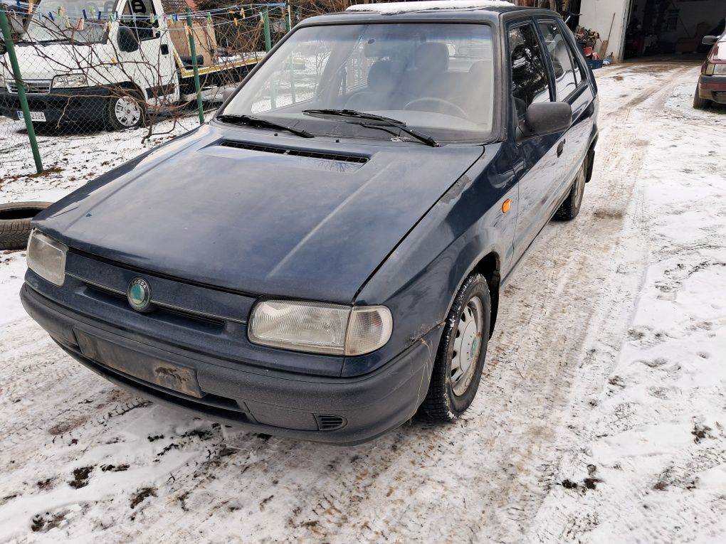 Skoda Felicia 1.3 1.6 maska zderzak lampy