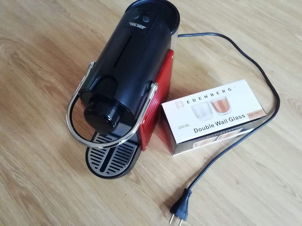 Кавоварка Nespresso Pixie TX 160.