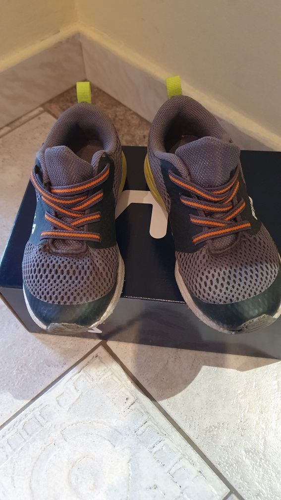 Buty chłopięce / sportowe Fila 27