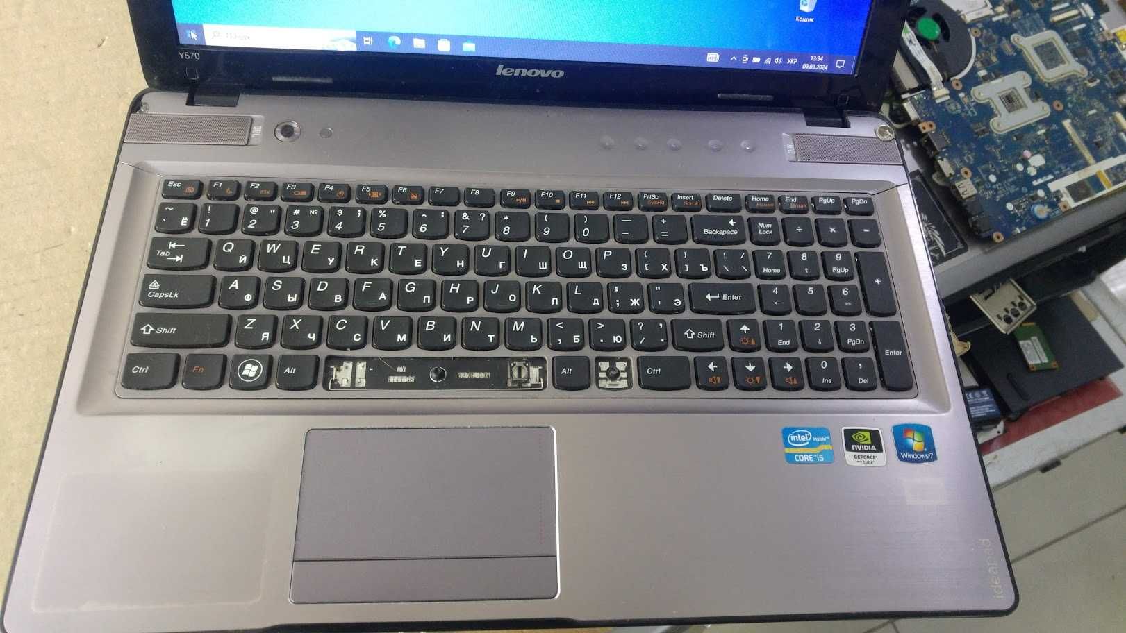 Ноутбук Lenovo IdeaPad Y570  20091