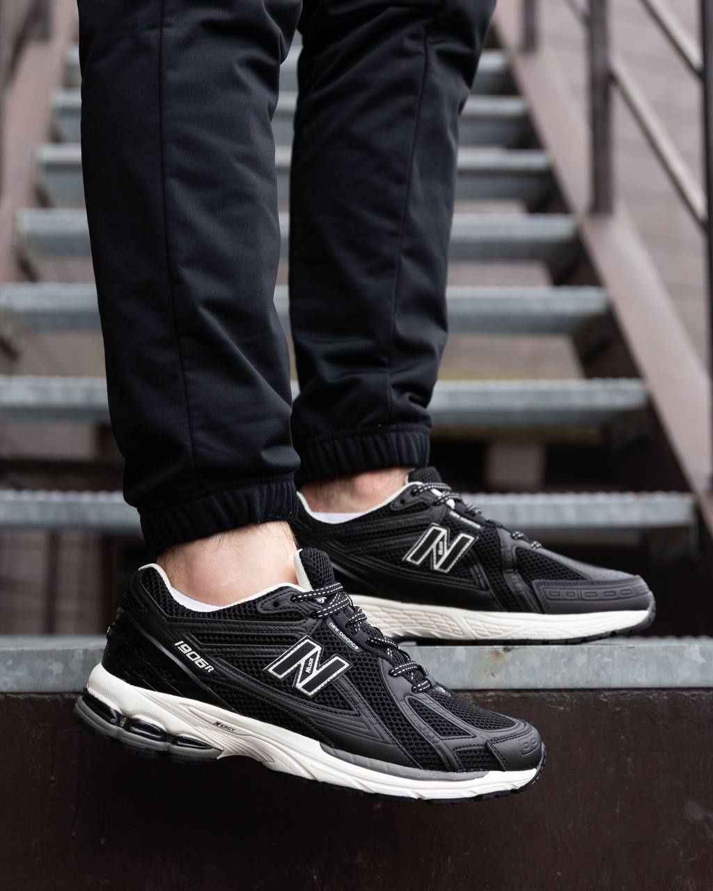 New Balance , чоловічі кросівки, літні, з білою підошвою, чорний колір