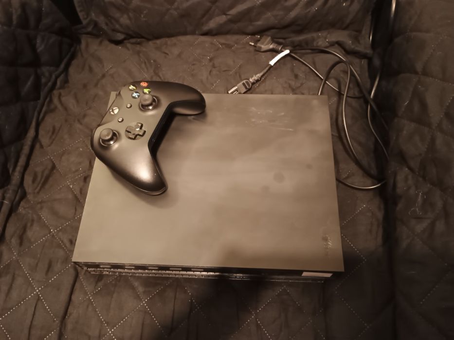 Xbox One X+pad+FIFA 22 Honeywell ptm7950