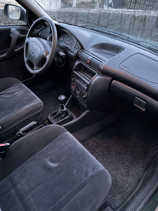 Opel Astra 1,6 ben , jeden wlasciciel z Niemiec