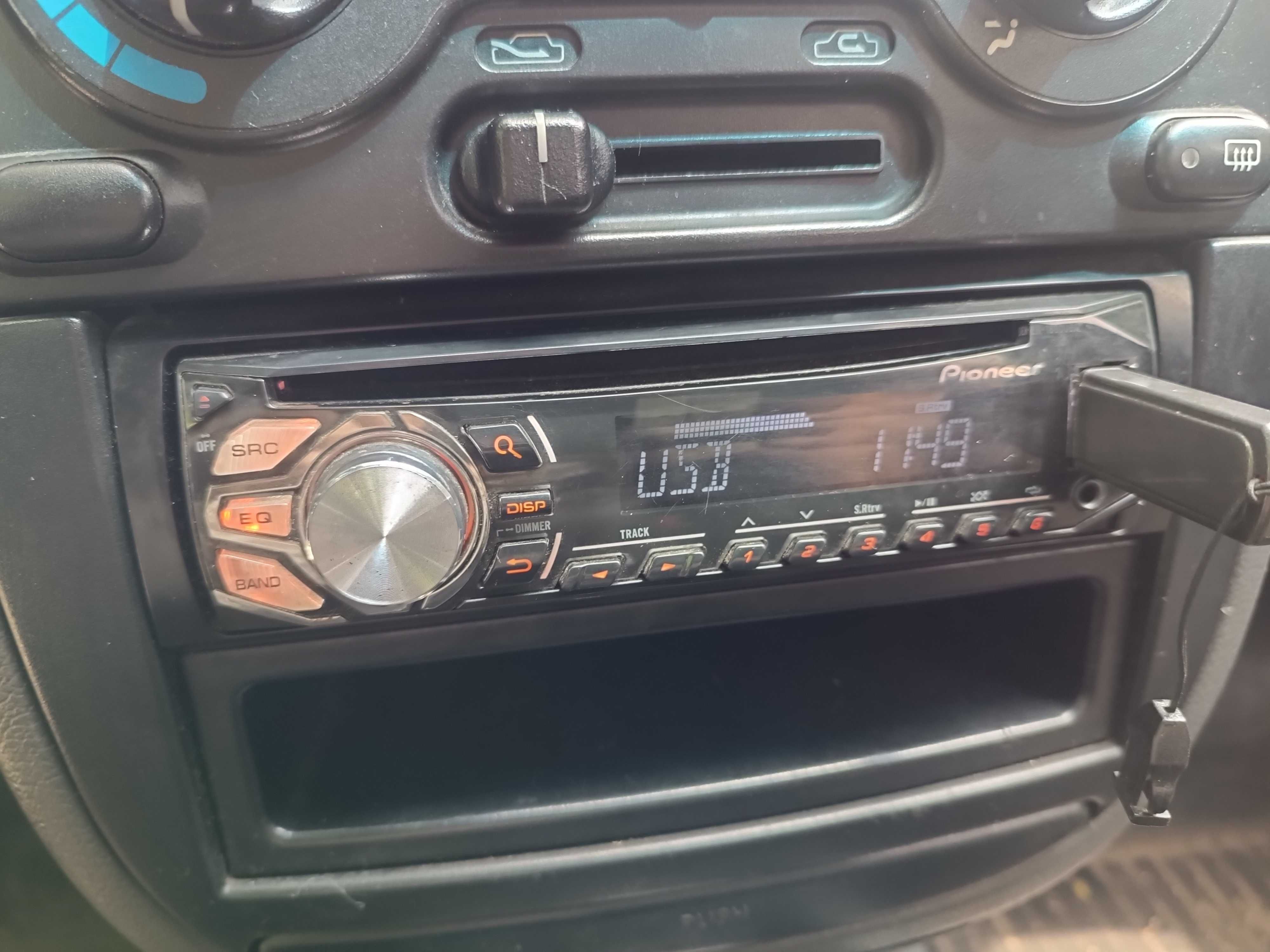 Магнитола Pioneer den 1500 usb aux