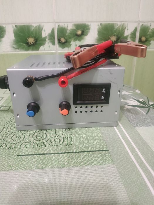 Зарядний пристрій /Блок живлення, зарядка для акумулятора блок питания