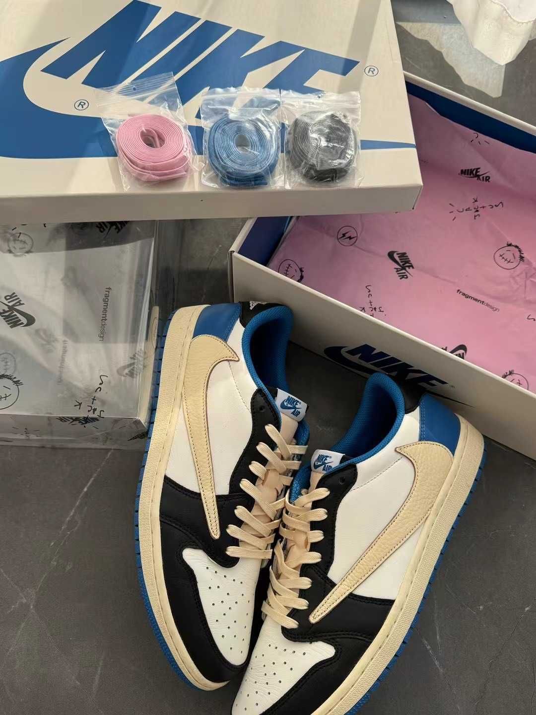 Jordan1Air1RetroLowOGSPFragment x Travis Scott UnisexTrampki R.39
