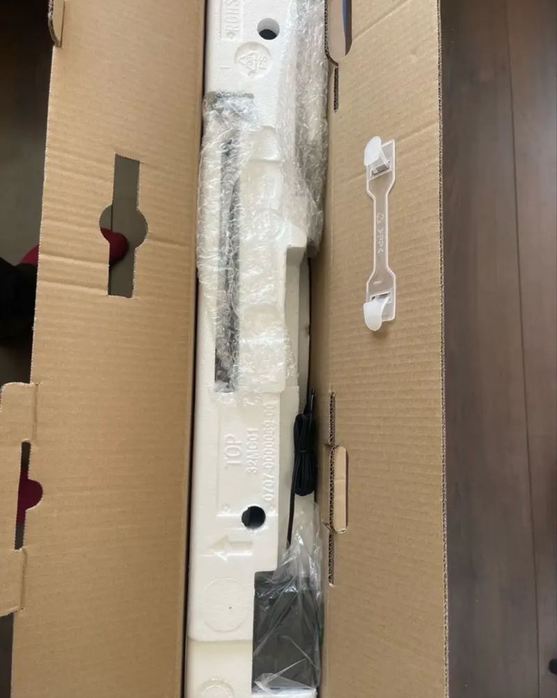 Monitor novo de 32 polegadas 240hz