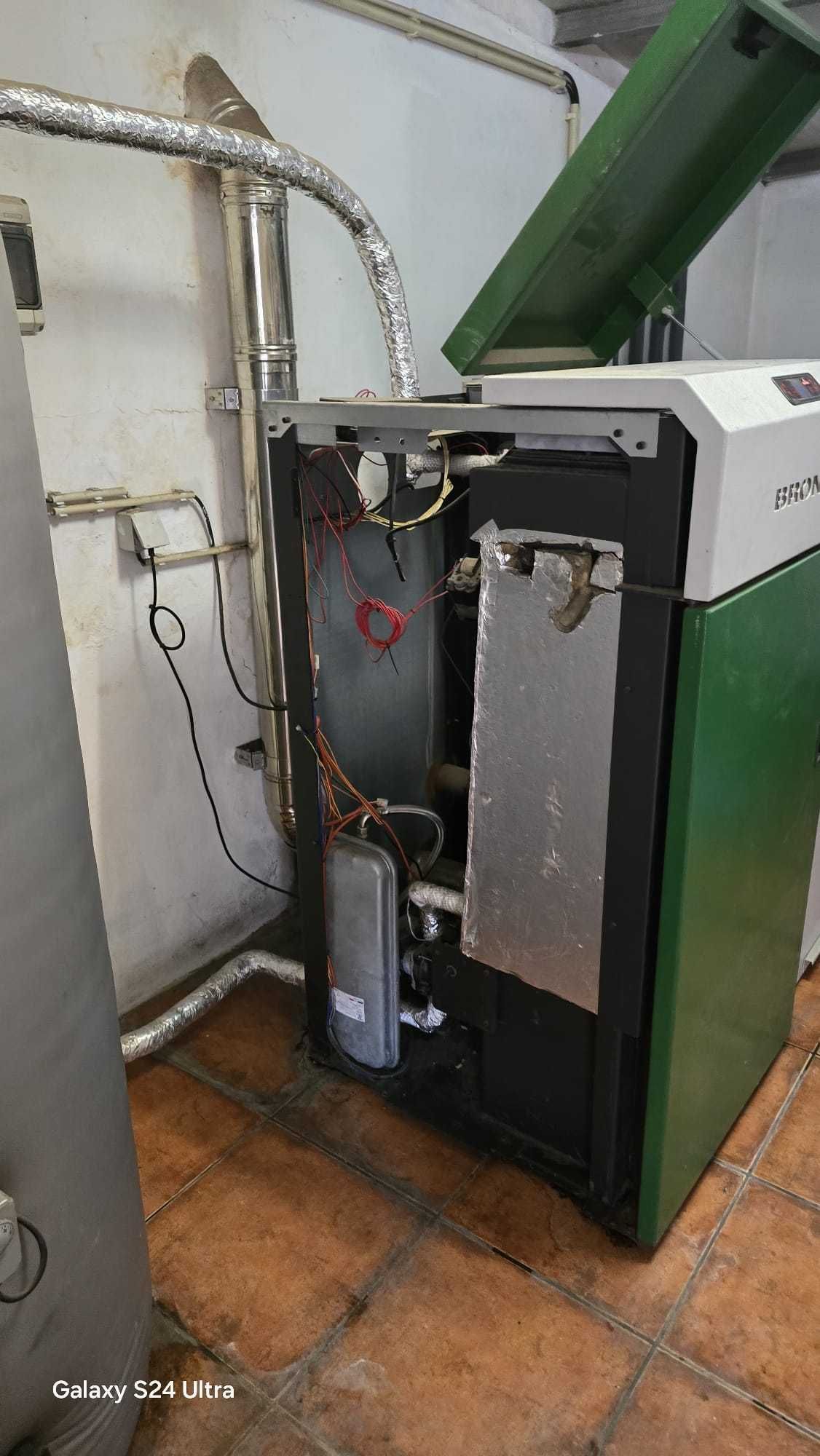 Máquina a pellets Bronpi para aquecimento central.