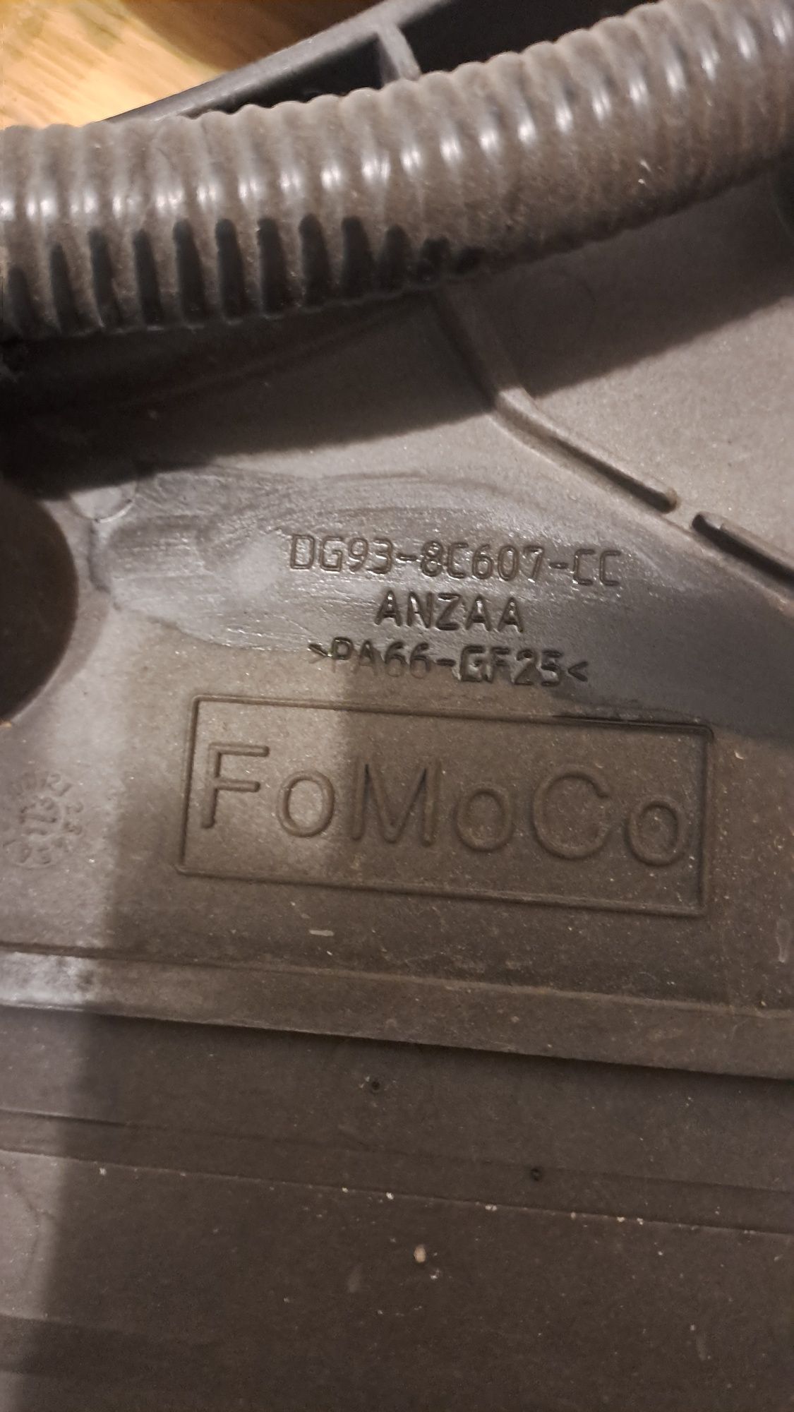 Дифузор радіатора охолодження FORD FUSION MK5 1.5T , 2.0T. DG9Z8C607C.