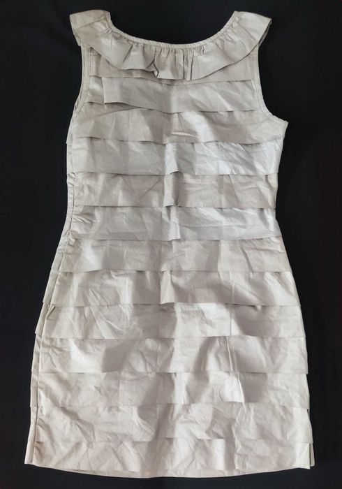 36 S 2w1 Zgrabna taliowana Sukienka Beżowa elegancka wizytowa falbany