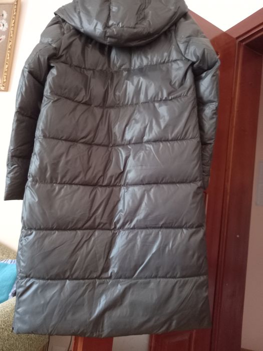 Пуховик жіночий довгий