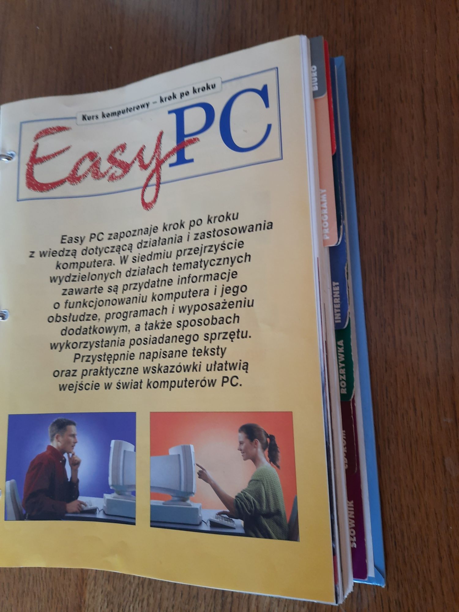 Easy PC Zestaw gazet i dwóch segregatorów komputerowych