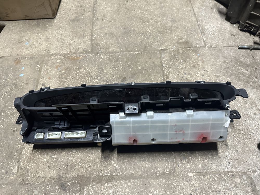 Панель приладів приборная Toyota Prius 30 83800-47420-1 англік