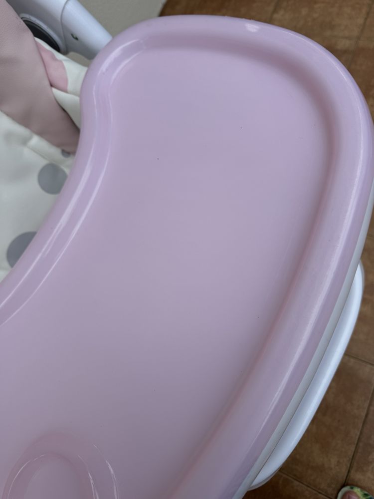 Różowe krzesełko do karmienia Kinderkraft Yummy regulowane