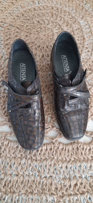 Sapatos verniz castanhos Attenta