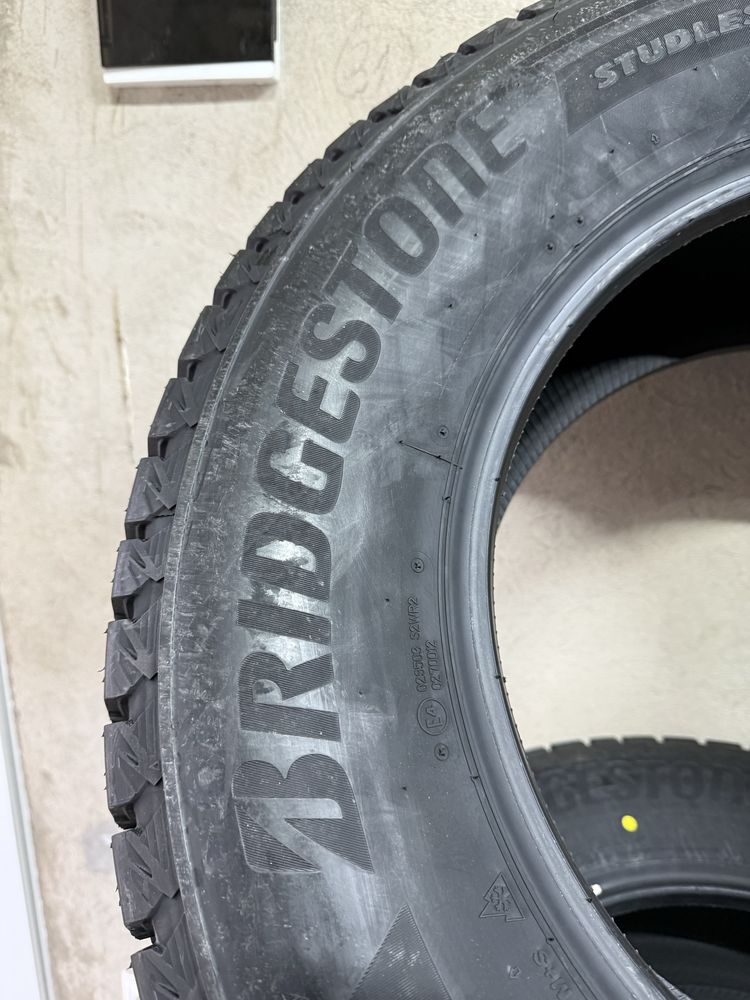265/65/17 Bridgetsone Blizzak DM-V3