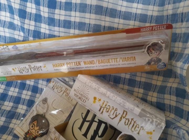 Conjunto caneca, varinha e porta chaves Harry Potter
