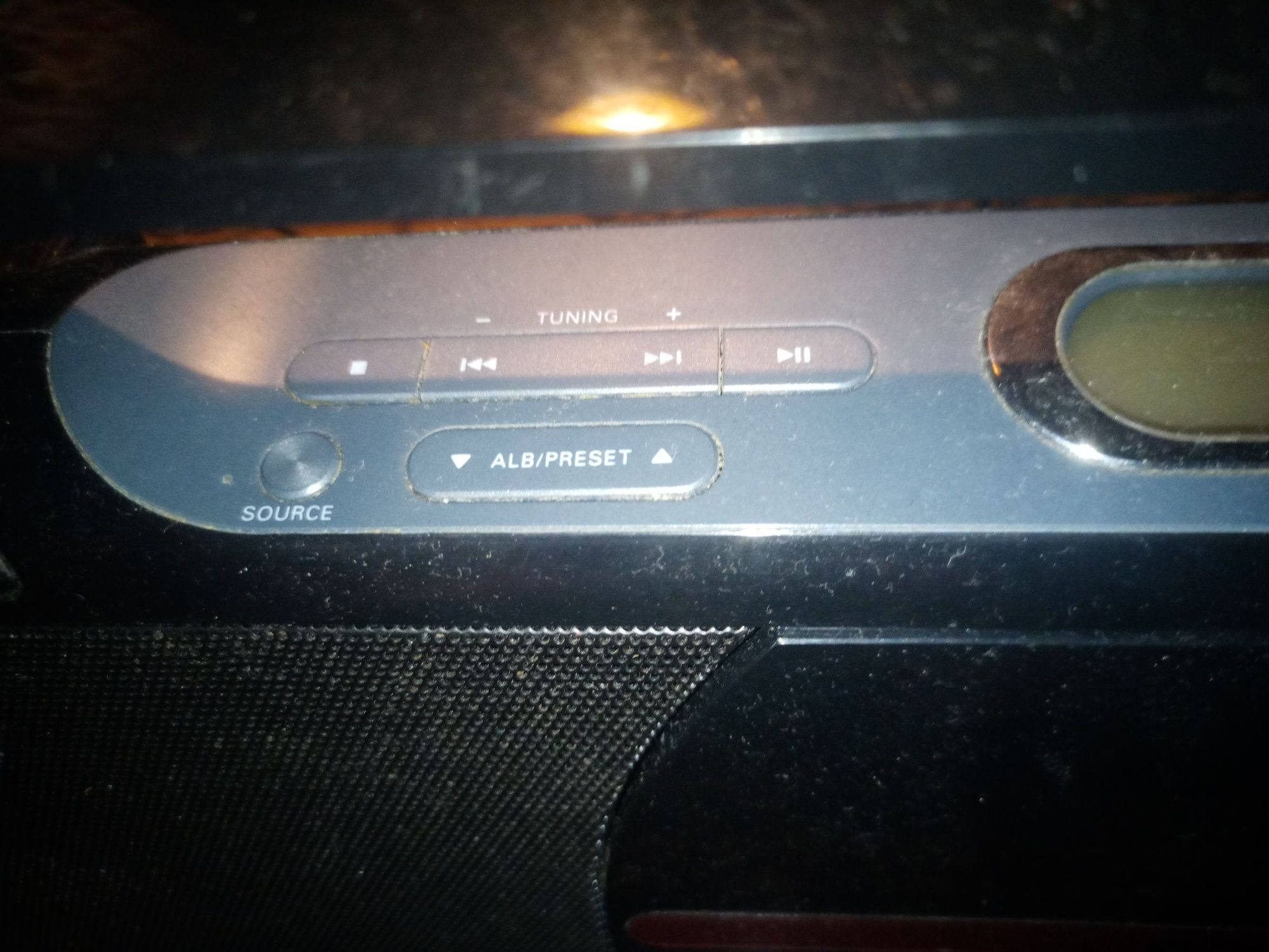 Sprzedam tanio fajne radio Philips na płyty CD i z wejściem USB sprawn