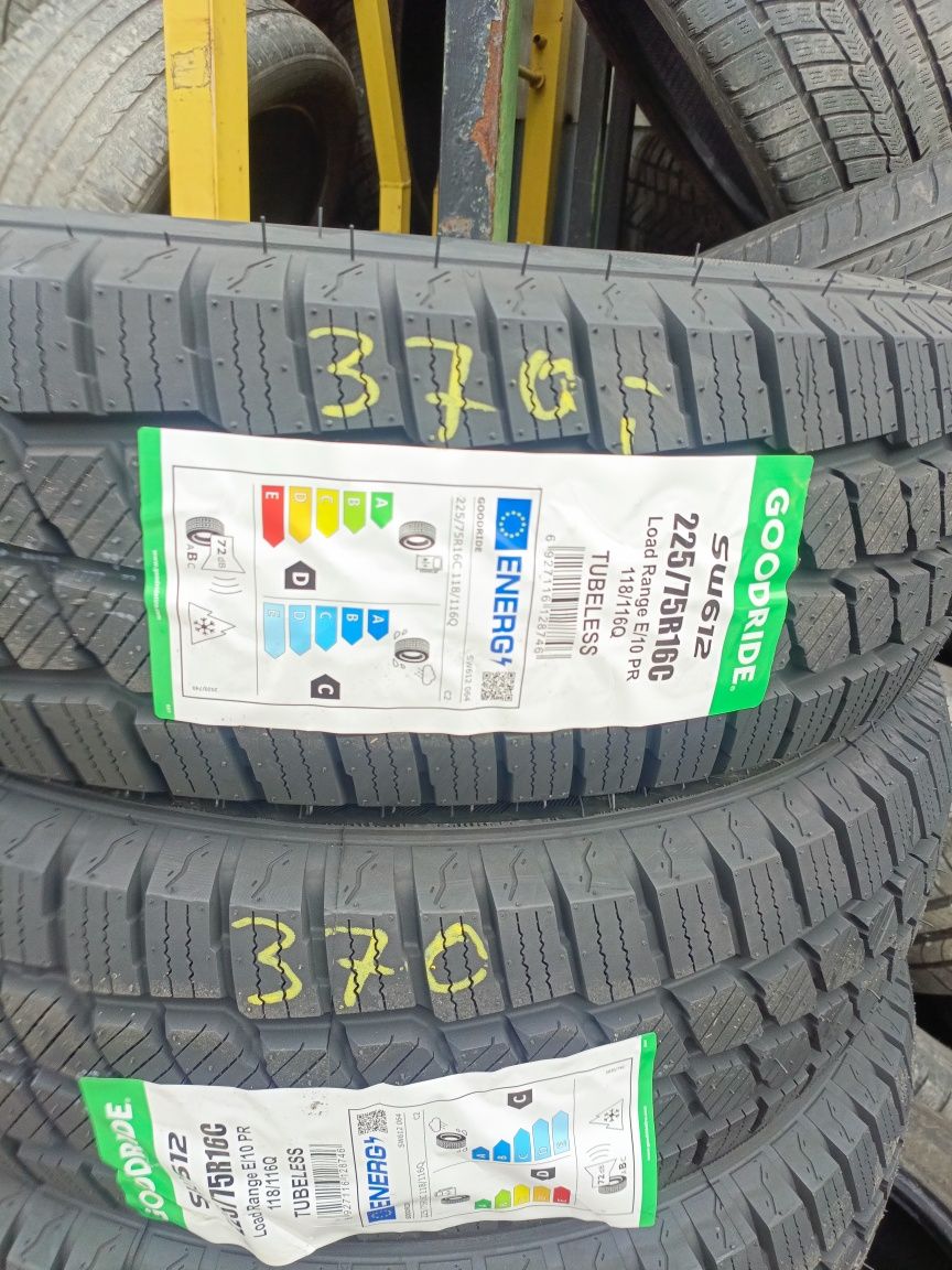 Nowe opony zimowe 225/75/16c Goodride
