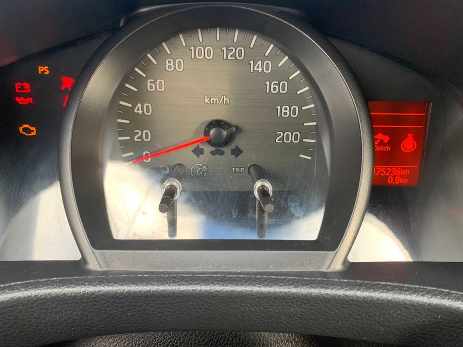 мини автобус Nissan NV200-2015р