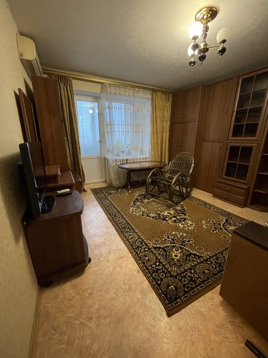 Сдам 1к кв.Средний 5й этаж.Кирпичный дом.Тополь