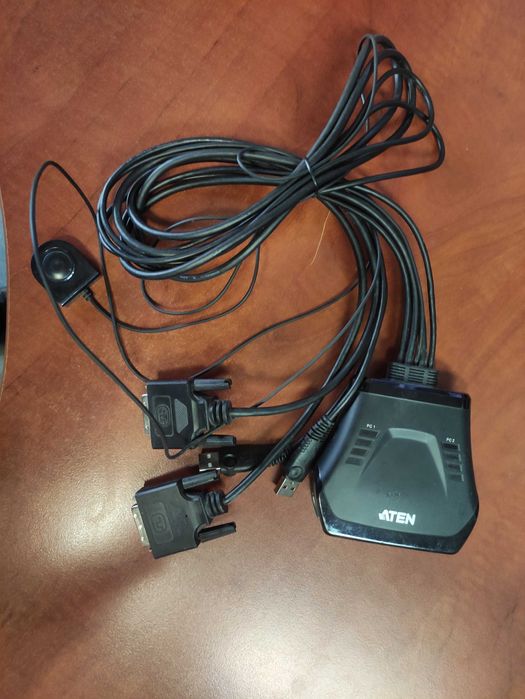 2-Port USB DVI KVM Switch
